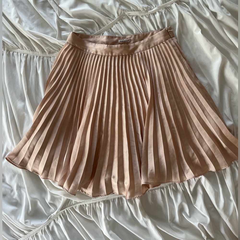 Club Monaco Pleated Skater Skirt in Cream